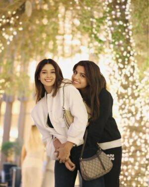 Soniya Official Instagram - Habibi come to Dubai ❤️✈️
#photo #instagood #explor