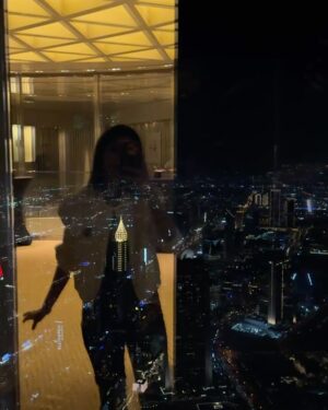Soniya Official Instagram - Habibi come to Dubai ❤️✈️
#photo #instagood #explor