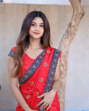 Soniya Official Instagram - Tumchi marathi mulagi ❤️
#reels #explore #instagood