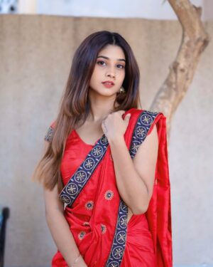 Soniya Official Instagram - Tumchi marathi mulagi ❤️
#reels #explore #instagood