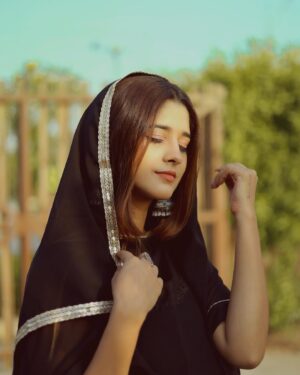 Soniya Official Instagram - Aaine ki nazar lag na jaaye kahi 🙈🥀
#instagood #explore #photo