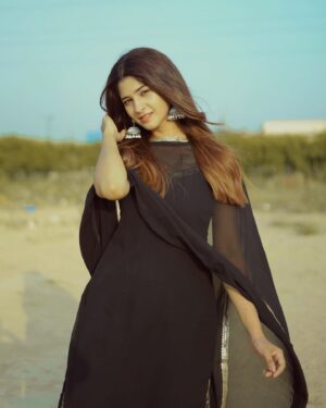 Soniya Official Instagram - Aaine ki nazar lag na jaaye kahi 🙈🥀
#instagood #explore #photo