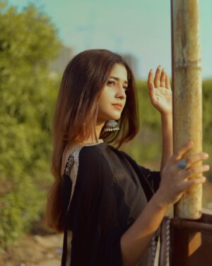 Soniya Official Instagram - Aaine ki nazar lag na jaaye kahi 🙈🥀
#instagood #explore #photo