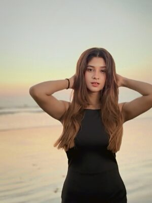 Soniya Official Instagram - Ye Shahil aur samundar 🌊🦋
#photo
