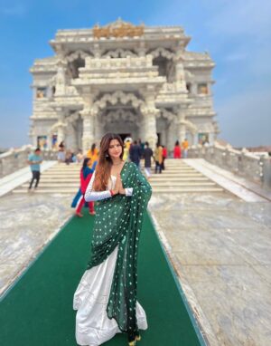 Soniya Official Instagram - Chodo duniya ki tension aur drama
Mere saath bolo (hare Krishna hare rama🌸🙏🏻)
#photo #explore #instagood