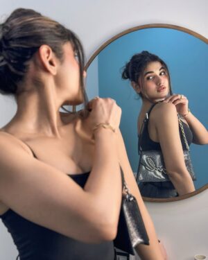 Soniya Singh Khatri Instagram - ✨✨