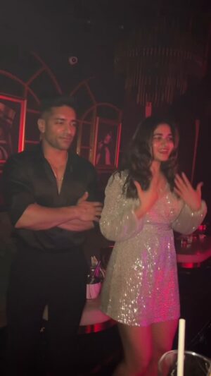 Soniya Singh Khatri Instagram - 🖤