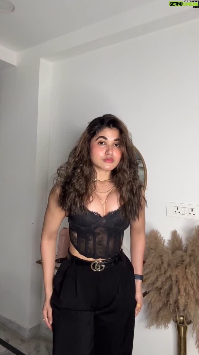 Soniya Singh Khatri - 239.1K Likes - Weekend Vibes✨ 
-
@fitnessfriends.co 
• Code : fitgirl