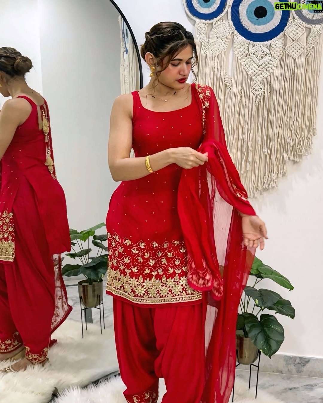 Soniya Singh Khatri - 225.6K Likes - 🤷🏾‍♀️