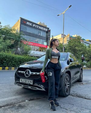 Soniya Singh Khatri Instagram - 🤷🏾♀️