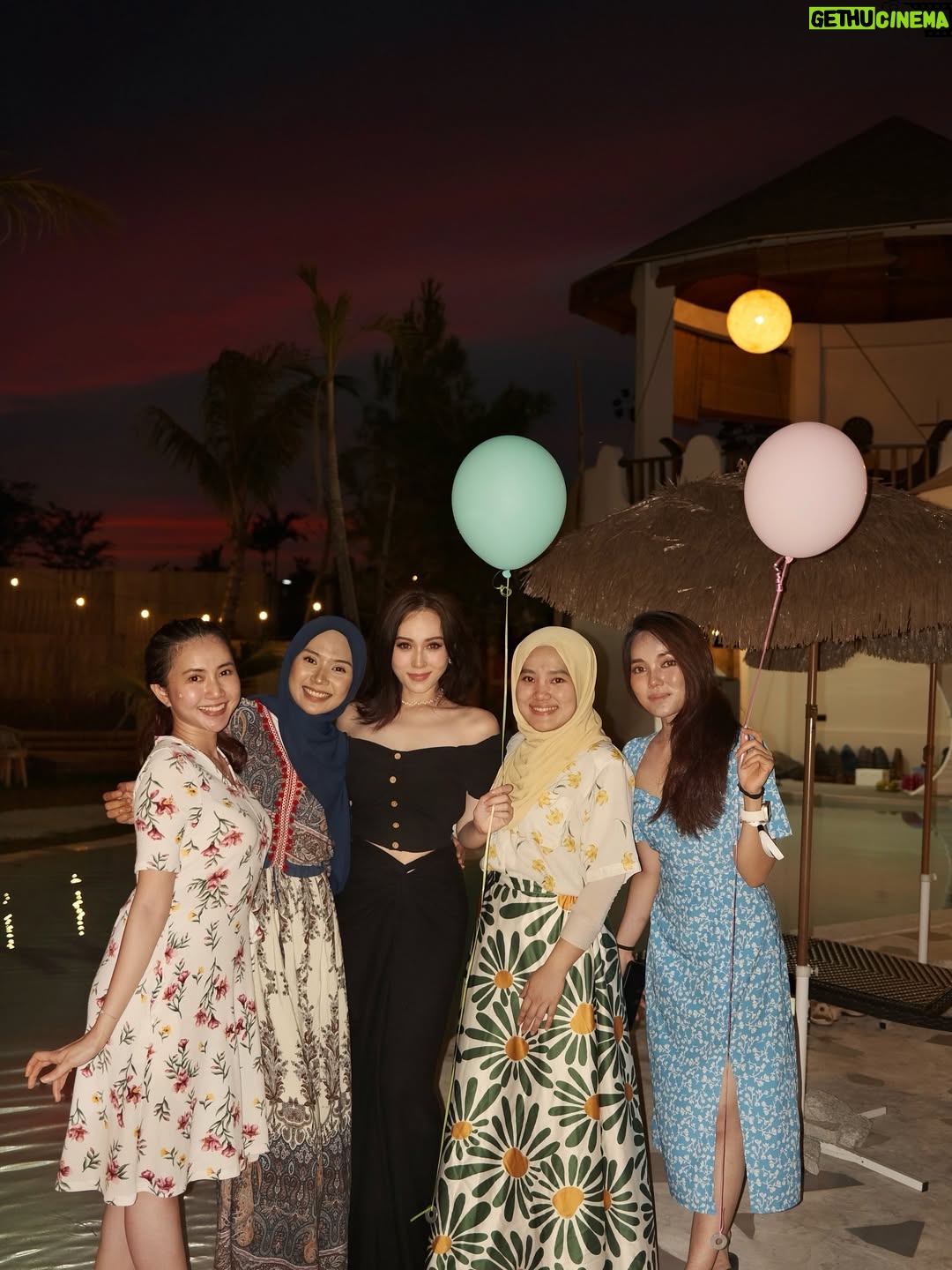 Sophia Albarakbah - 11.5K Likes - So blessed to have them 🥰.