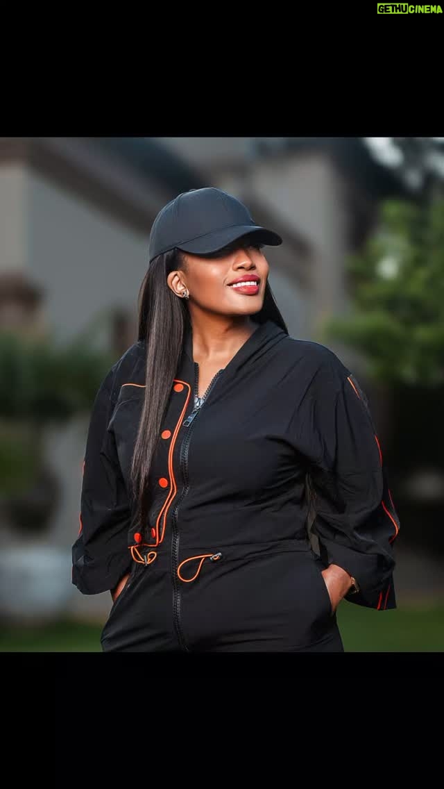 Sophie Ndaba - 3 Likes - Happy Sunday Angels✨️

Im Blessed and Highly Favoured🙌
I woke up
I can breathe
I can see
I can smell
I can Love
I can give thanks💫💃🙌

Never ever forget your blessings as you get caught up in building  wealth and success. Imagine  having all the wealth and none of the above.
Your attitude towards yourself and others is your Altitude towards Christ.

May God continue to use you,  Bless you  and reignite the fire in you filled with purpose, intentionality consistency and Love in #2025❤️

#godsfavouritesaughter 
#meandmyGodproject 
#KingSophie👑 
#GodUseMe

🧥@_ouma29 💞