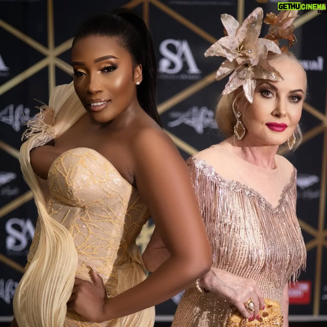 Sophie Ndaba - 37.9K Likes - Oh what a night 🍾🥂

Thank you @zebrasquare001 
The night was 👌

Thank you to my glam fam for doing the most as always!🤍
My gorgeous custom dress @otiz_seflo
My all round glam styling Queens @mm_exotic_salon

#sastyleawards 
#style 
#awards 
#lifestyle
#KingSophie👑
#godsfavouritedaughter
@sophieonwellness 
@shesawonder_africa
