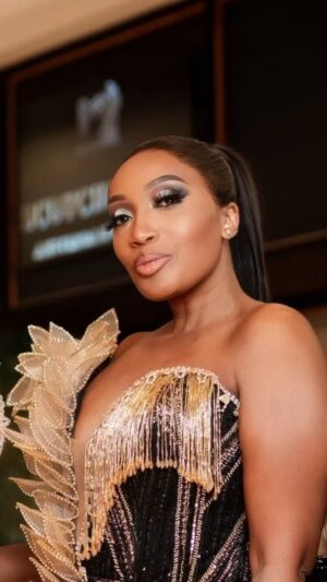 Sophie Ndaba Instagram - As i step into my birthmonth of June i look at moi and can only say Glory to Jesus Glory to the most key God. My children call you God of Sophie . I call you Yahweh the eternal ever present God. The one who is!
JESUS YOU ARE MORE THAN ABLE👑❤️
#meandmyGodproject
#godsfavouritedaughter
#greatful
👗custom by @tallit_wear