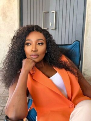 Sophie Ndaba Instagram - Vaal ke country😅 #016FM
The kwaal of the vaal 🎶
Its on ! From Wednesday 26th June!
How amazing it was to work on the #016fm production #VaalKeCountry😅,
Super excited for our vaal culture to come alive in this youth talentfilled show.
In memory of #mphosebeng ❣️
#016FM
#KWAALOFTHEVAAL
@showmaxonline
