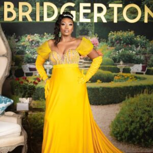Sophie Ndaba Instagram - Her Majesty the "King Sophie", has the pleasure of sharing her weekend moments for an invitation honoured in celebration of the #netflixsa @bridgertonnetflix
#bridgertonseason3 premiere👑
Thank you to her Royal glam fam for always uderstanding the Royal Brief...👑
👗@otiz_seflo
💄👑 @mm_exotic_salon
📸@mfana_ka_maluleke