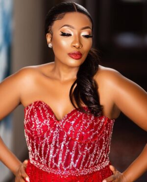 Sophie Ndaba Instagram - Lord we need more, Definitely more of You and Less of Us.🙌🙏🏼🤍
Thank you Lord for this New Season , may you grant us the Grace to seek you first as we will always find you, and you will Bless us , all the days of our lives.🙌 JEREMIAH 29:11-13. Amen🙏🏼
🌷🪻🌼🌺🪷🌷🪷🪻🌷⚘️🌺
Happy spring day Angels🌼
Just the other night out i looked fab Thanks to my fab Queens 👑
👗 @luxurybydesignsandton
💄 full glam @m_m_exoticsalon
Standby for the 2nd Annual @shesawonder_africa
Its a #MeAndMyGodProject
DOWNLOADING THIS WEEK!💃👑 God is in this healing Story🙌💃
" Reignite the Fire in You " #SAW⚘️