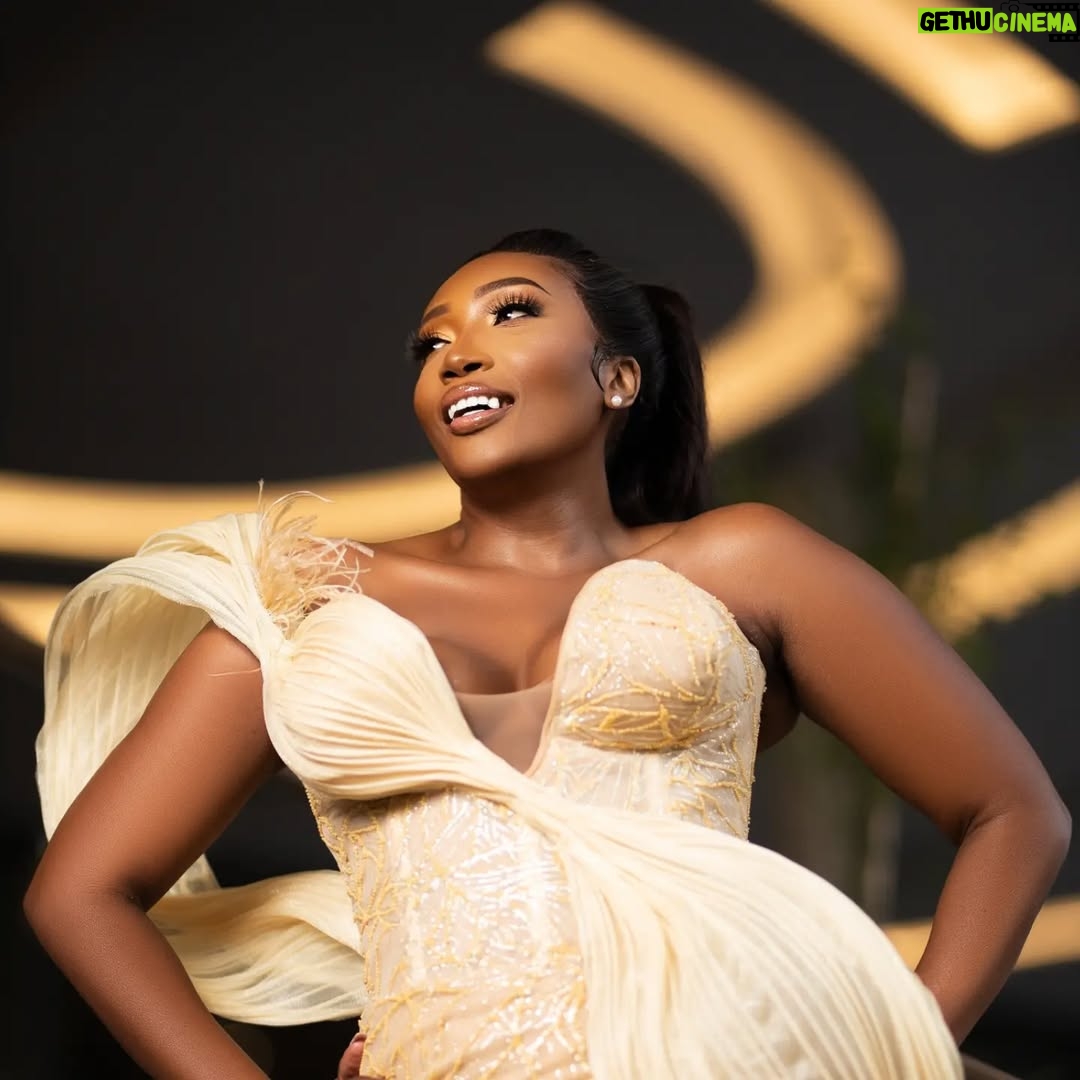 Sophie Ndaba - 37.9K Likes - Oh what a night 🍾🥂

Thank you @zebrasquare001 
The night was 👌

Thank you to my glam fam for doing the most as always!🤍
My gorgeous custom dress @otiz_seflo
My all round glam styling Queens @mm_exotic_salon

#sastyleawards 
#style 
#awards 
#lifestyle
#KingSophie👑
#godsfavouritedaughter
@sophieonwellness 
@shesawonder_africa