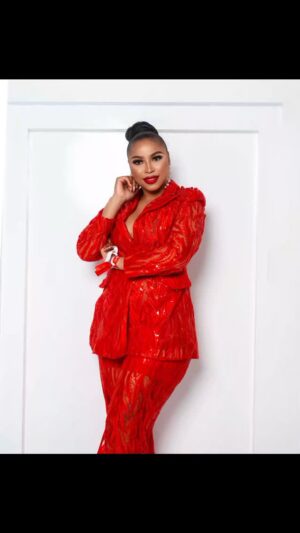 Sophie Ndaba Instagram - Thank you Orah of @tallit_wear for an amazing full of life spring collection💥💓
The Wonder Women @shesawonder_africa loved every moment.
Standby for @otiz_seflo collection😅💫💃
#SAW24
#SAW
#shesawonder
#meandmygod
#meandmygodproject
"Reignite The Fire in You"