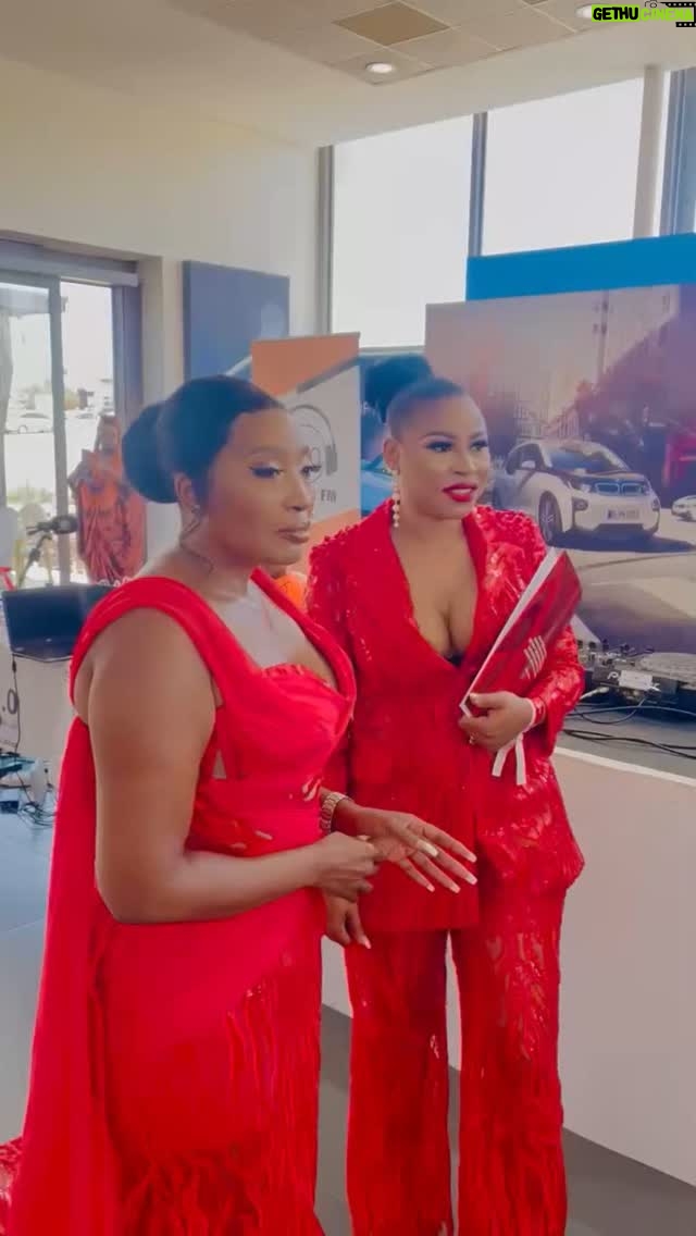 Sophie Ndaba - 22.9K Likes - She's A Wonder👑
#SAW 
@shesawonder_africa 

Thank you @bmwmontana_official 

Standby for our fabulous Partners🥂🍾🍸🍹