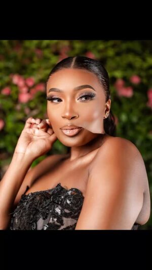 Sophie Ndaba Instagram - Happy Friday Angels!..
Were counting down to Christmas✨️
This week was filled with great events honouring great Fashion Designers of our time in SA
#fiasa
@fiasa.awards
Congratulations to all the well deserving winners . I love fashion! I appreciate the hands that make us proudly and Fabulously look great!💫💃
@fiasa.awards
Custom designed by...
👗@new_romantics_couture
🇿🇦@Proudlysouthafrican
👑 hair by the amazing @pat_perfect_beauty_palace
#kingsophie
#godsfavouritedaighter