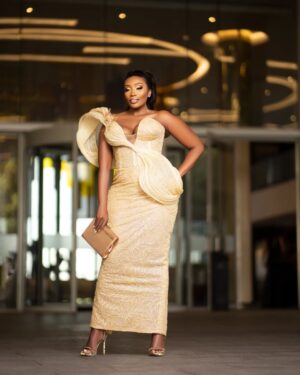 Sophie Ndaba Instagram - Oh what a night 🍾🥂
Thank you @zebrasquare001
The night was 👌
Thank you to my glam fam for doing the most as always!🤍
My gorgeous custom dress @otiz_seflo
My all round glam styling Queens @mm_exotic_salon
#sastyleawards
#style
#awards
#lifestyle
#KingSophie👑
#godsfavouritedaughter
@sophieonwellness
@shesawonder_africa