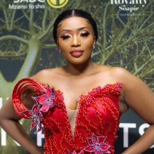 Sophie Ndaba Instagram - About Last Night🥂
We celeberated the Creme DeLaCreme of the Television Soapie Talent! Thanks to the @royaltysoapieawards our industry Talent is recognised.
Cheers to all the Winners!🥂
My fab 👗 by @otiz_seflo
My all round glam💄👑 by @mm_exotic_salon