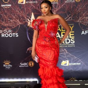 Sophie Ndaba Instagram - About Last Night🥂
We celeberated the Creme DeLaCreme of the Television Soapie Talent! Thanks to the @royaltysoapieawards our industry Talent is recognised.
Cheers to all the Winners!🥂
My fab 👗 by @otiz_seflo
My all round glam💄👑 by @mm_exotic_salon