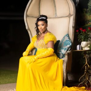 Sophie Ndaba Instagram - Her Majesty the "King Sophie", has the pleasure of sharing her weekend moments for an invitation honoured in celebration of the #netflixsa @bridgertonnetflix
#bridgertonseason3 premiere👑
Thank you to her Royal glam fam for always uderstanding the Royal Brief...👑
👗@otiz_seflo
💄👑 @mm_exotic_salon
📸@mfana_ka_maluleke