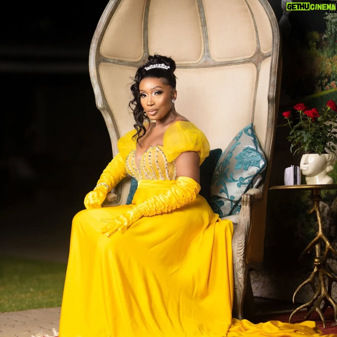 Sophie Ndaba - 37.8K Likes - Her Majesty the "King Sophie", has the pleasure of sharing her weekend moments for an invitation honoured in celebration of the #netflixsa @bridgertonnetflix 
#bridgertonseason3 premiere👑

Thank you to her Royal glam fam for always uderstanding the Royal Brief...👑

👗@otiz_seflo
💄👑 @mm_exotic_salon
📸@mfana_ka_maluleke
