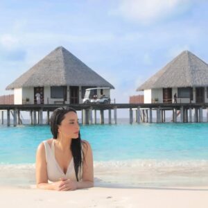 Souhir Ben Amara Instagram - Maldives Vibe 🤍 🌊
#maldivestrip #beautiful #maldives
Collaboration @htltravel
Photo by @khalilbensira