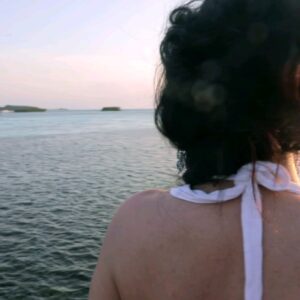Souhir Ben Amara Instagram - Moi je vis d'amour et de rire #maldivessunset 
@htltravel
By @khalilbensira