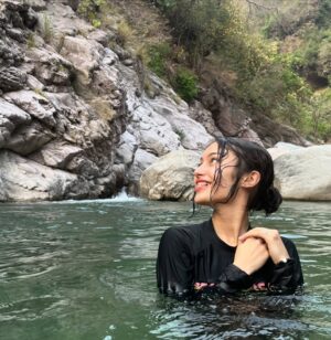 Srishte Kalia Instagram - Nature is my healer 🍃🌊

#thegirlfromhimachal 
#instagram #instadaily #instagood #instapost #newpost #instafeed #explorepage #fyp #foryoupage