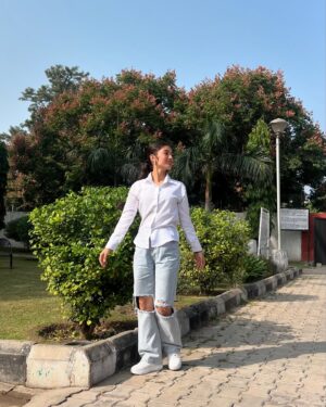 Srishte Kalia Instagram - तू आता नहीं,
सपनों से जाता नहीं। 🌙✨

{random, styling, outfit, casuals, model, girls, OOTD, picture dump}

#srishinreels #thegirlfromhimachal 
#instagram #instagood #instapic #instapost #i#post #postoftheday #random #picturedump #explorepage✨ #explore #explorepage #denim #casual #ootd #foryou #fyp #foryoupage #trend