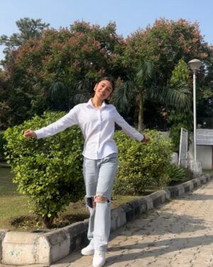 Srishte Kalia Instagram - तू आता नहीं,
सपनों से जाता नहीं। 🌙✨

{random, styling, outfit, casuals, model, girls, OOTD, picture dump}

#srishinreels #thegirlfromhimachal 
#instagram #instagood #instapic #instapost #i#post #postoftheday #random #picturedump #explorepage✨ #explore #explorepage #denim #casual #ootd #foryou #fyp #foryoupage #trend