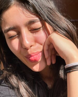 Srishte Kalia Instagram - Tum ho kamal 😍

#thegirlfromhimachal 
#instagram #instadaily #instapost #post #instafeed #picturedump #random #sunkissed #goldenhour #explorepage #fyp #foryoupage #trend