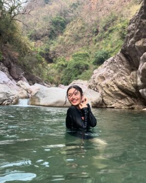 Srishte Kalia Instagram - A water baby 🥺

#thegirlfromhimachal 
#instagram #instaphoto #instapost #post #picturedump #random #waterbaby #himachalpradesh #explorepage #explore #fyp #foryoupage