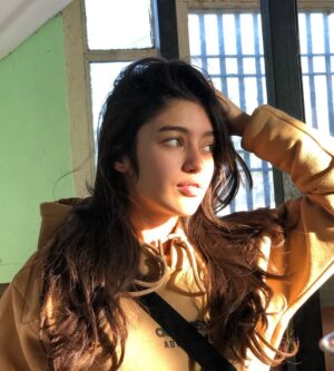 Srishte Kalia Instagram - Love how the sunlight feels 😶‍🌫️

#thegirlfromhimachal 
#instagram #instadaily #instagood #instamood #instaphoto #instapost #post #instafeed #explore #explorepage #ecplorepage✨ #trending #trend #fyp #foryou #foryoupage