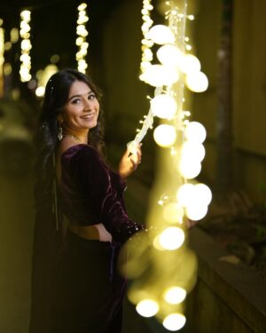 Srushti Ambavale Instagram - Dilwalon ki diwali 🪔❤️ diwali ki शुभकामनाये 🧨
MUA : @vaishnavi_auti_makeover
OUTFIT: @designertanu_
Click : @stories_by_sourabh143
Jwellery: @vishnusha_jewellery
#diwali #festival #photooftheday #photography #explore #cute