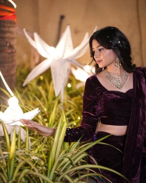 Srushti Ambavale Instagram - Dilwalon ki diwali 🪔❤️ diwali ki शुभकामनाये 🧨
MUA : @vaishnavi_auti_makeover
OUTFIT: @designertanu_
Click : @stories_by_sourabh143
Jwellery: @vishnusha_jewellery
#diwali #festival #photooftheday #photography #explore #cute