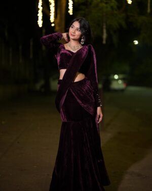 Srushti Ambavale Instagram - Dilwalon ki diwali 🪔❤️ diwali ki शुभकामनाये 🧨
MUA : @vaishnavi_auti_makeover
OUTFIT: @designertanu_
Click : @stories_by_sourabh143
Jwellery: @vishnusha_jewellery
#diwali #festival #photooftheday #photography #explore #cute
