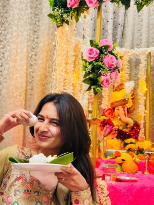Srushti Ambavale Instagram - All eyes on modak & bappa 🌺