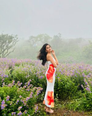 Srushti Ambavale Instagram - She’s flowers and fire 🔥
Outfit: @western_ethnic_store
#instagood #instagram #photooftheday #photography #explore