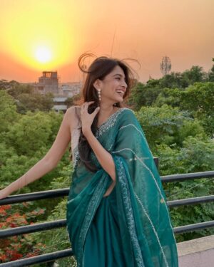 Srushti Ambavale Instagram - 🐉🔫
Saree : @anvi_collection_mumbai