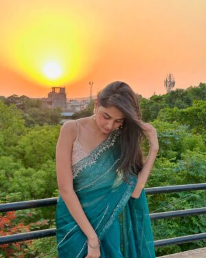 Srushti Ambavale Instagram - 🐉🔫
Saree : @anvi_collection_mumbai