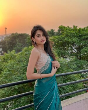 Srushti Ambavale Instagram - 🐉🔫
Saree : @anvi_collection_mumbai