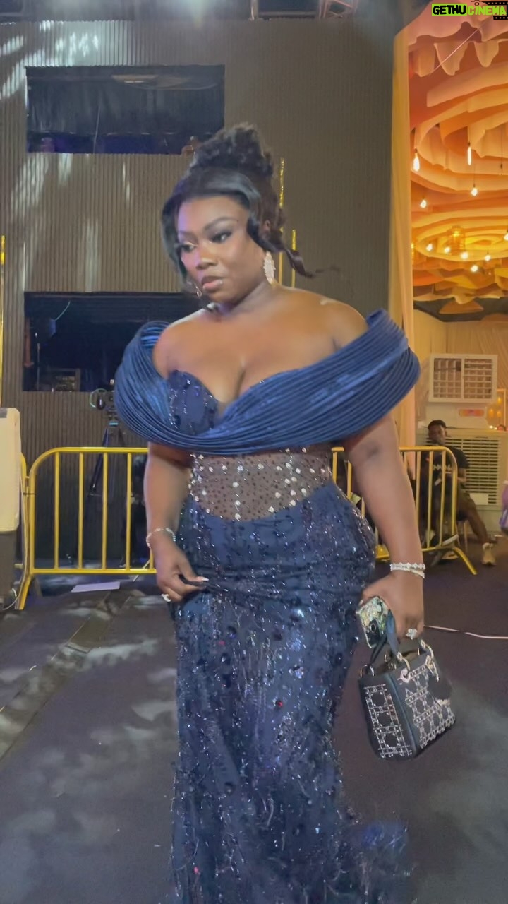 Stacy Amoateng - 3.2K Likes - Last night was simply amazing. A breath of fresh air. Meeting old friends and networking at RNAQ40. It was fun stepping out with the family @herimperial_fabrics @confidencehaugen @katieoeleganza @asp_kryme @aniii_gee @i_am_anasgh @kali.starrr @simply_kod @kbkbmuzic @victorialebenee

Outfit @quophiakotuahghana 
Make up @nancyblaq 
Hair @hairduties 
Hair stylist @hairmate.gh