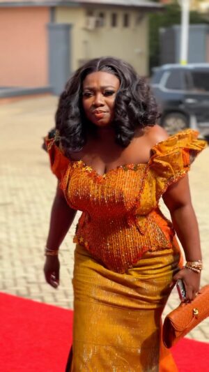 Stacy Amoateng Instagram - It was absolute honour to be called by HRM Otumfuo Osei Tutu II , king of the Asante Kingdom and HRH Lady Julia Osei Tutu , queen consort of the Asante kingdom to host a special lunch reception for all paramount queens mothers of the Asante kingdom at the Manhyia Palace.
Always an honour to serve the King.
Outfit @abs__luxeline
Kente @royal.kentegh
Hair @santeshair
Make up @osiaw_makeover
Residence @bteflon
Video @live_events_with_paakojo1