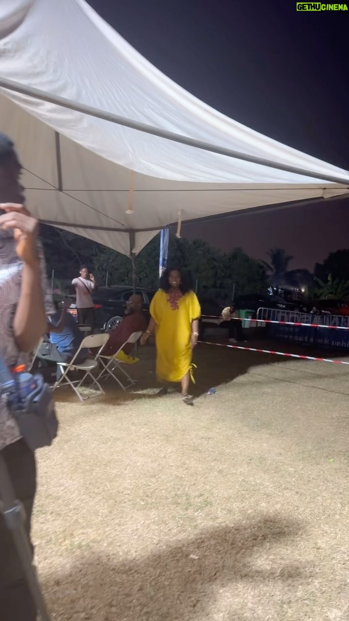 Stacy Amoateng - 5K Likes - I passed by the Heroes park in Kumasi to support @afuaasantewaasingathon . Thank you Kumasi for the love.

Outfit @niral_gold 
Hair @santeshair 
Make up @osiaw_makeover