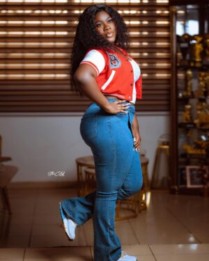 Stacy Amoateng Instagram - Thank you for all the love,prayers,best wishes and love showered on my baby @effybeyonce . We are grateful
Hair @hairduties
Make up @kayys_glam
Hairstylist @hair
Photographer @starclick_photography